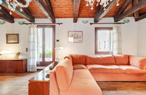 Murano Glass Residence - Photo 17