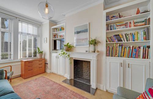 Well-equipped 4 bedroom family home with garden - Foto 3