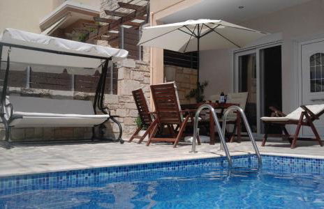 “Theeporto” Maisonette with pool - Photo 19