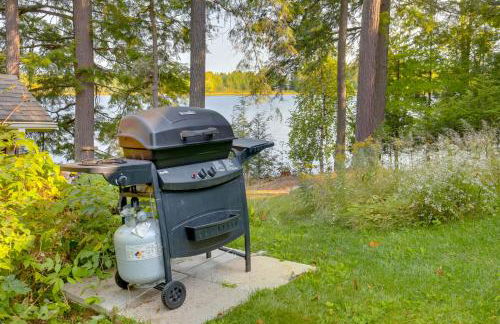 Waterfront Mercer Cabin with Wraparound Porch! - Foto 18