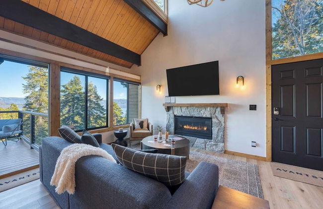 Lake View, Firepit, Game Room Remodeled Lake Tahoe Luxury Cabin by Avantstay - Foto 50