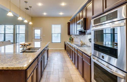 7 Mi to Lake Casa Blanca Laredo Family Home! - Foto 7