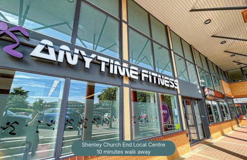 Stylish Duplex Apartment - Close to City Centre - Free Parking, Balcony, Self-Check-In, Fast WiFi and Smart TVs by Yoko Property - Foto 26