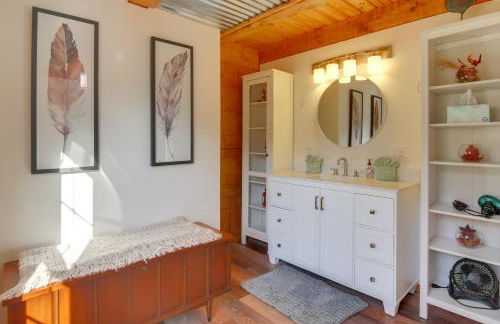 Hike and Unwind, Peaceful Wooded Retreat in Newport - Foto 19