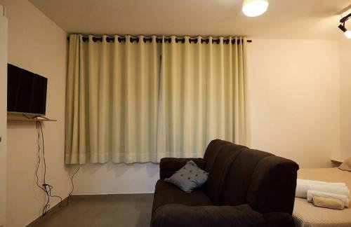 02 - ESTÚDIO NA SAVASSI com Wi-fi, TV, Vaga de garagem, Cozinha completa - Foto 14