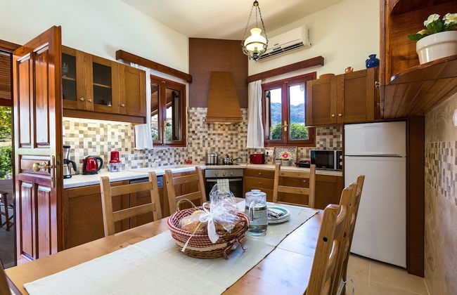 Gorgeous Villa With Pool & Gardens - Foto 12