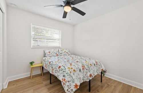 Sunny Palmetto Oasis: 4br Home With Private Pool 4 Bedroom Home by RedAwning - Photo 110