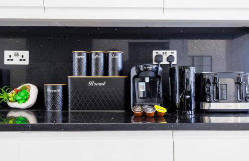 5 Bedroom House , Free Parking , Pool Table , Arcade Machine , Garden , Sleeps 9 , Offers , Ideal For Contractors , Families , Long Term Stays - Foto 35