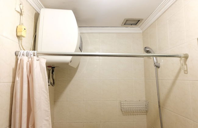 Homey 2Br At Majesty Apartment - Photo 14