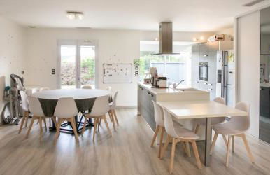 Plain pied climatisé piscine idéalement situé - Foto 14