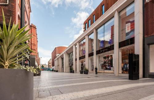 Shoppers Oasis - Heart of Leeds City Centre - Pass the Keys - Foto 38