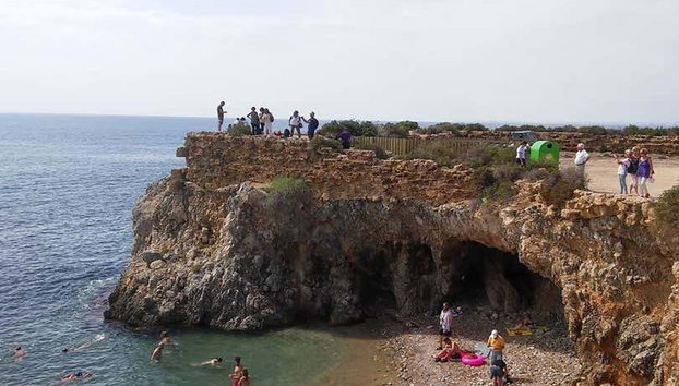 Excursión a la isla de Tabarca y el palmeral de Elche - Foto 4, Cala en la isla de Tabarca