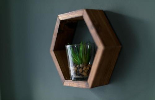 Sutton House by Pureserviced - Photo 15