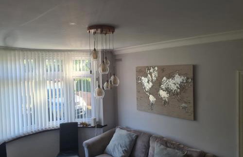 L & J Escapes - 8 Bedrooms suitable for Contractors and Families- Private parking available for 6 vehicles - Foto 22