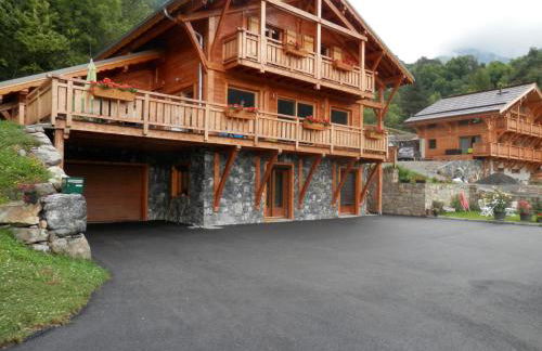CHALET INDIVIDUEL TRES ENSOLEILLE AU CALME VUE IMPRENABLE - Foto 1