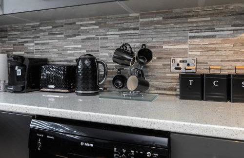 Contractors Dream~POOL TABLE~Close to Luton Airport~Three Double Bedrooms - Foto 31