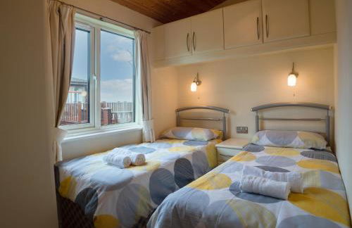 Finest Retreats - Whitsand Bay Lodge - Photo 30