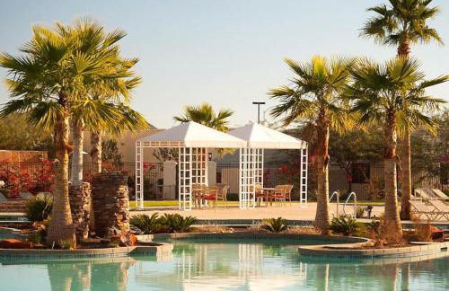 Beautiful Studio Apt in a great resort setting with fountains, courtyards, and pool with bar - Foto 34