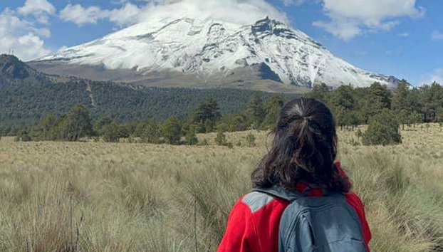 Randonnée dans le Paso de Cortés Iztaccíhuatl - Foto 5, Le volcan Popocatépetl en éruption