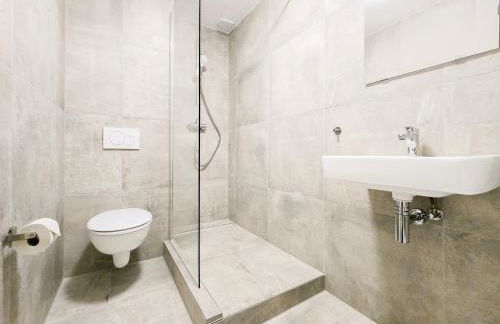 Tolstov Apartments - City Center Apartment with 5 Rooms - 10 Min Messe DUS - Foto 12