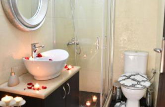 Kleopatra Deluxe Apt with priavte Jacuzzi - Photo 20