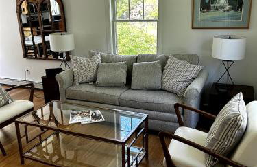 House Conveniently Located by Route 1 - Foto 11