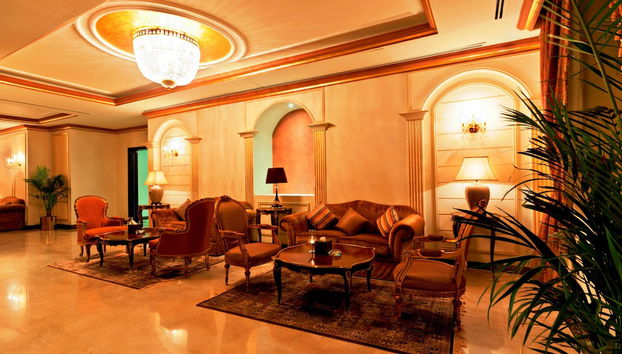 Magnum Hotel & Suites West Bay - Foto 4, Zona de estar del vestíbulo