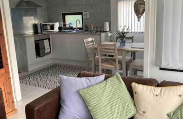 7F Cwtch Cymru Lodge, Caer Beris Holiday Park - apologies commercial vehicles not allowed on site - Foto 12