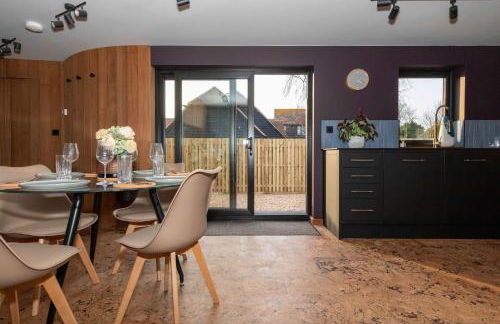 Modern 2-Bed Cabin Near West Wittering Beach - Foto 34