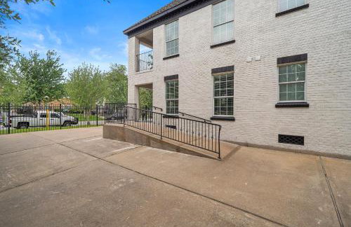 The Queen's Gambit I - Photo 31