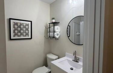 Cedar Street Retreat - Heart of Aksarben! - Foto 7