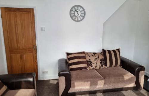 Entire 3 bedroom home with Parking in Welling, London, UK - Photo 76