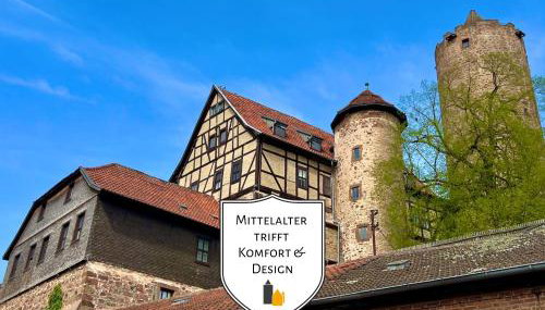 Amalias Burgwohnung - stilvolles Apartment mit Aufzug & Garten in der Hinterburg Schlitz - 2 Schlafzimmer, Parkplatz, Historisches Flair für Paare & Ruhesuchende - Foto 2