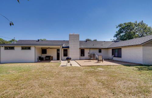 Backyard and Game Room! Home in Heart of Midland - Foto 28