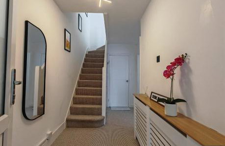 4 Bedroom 2 Bathroom House - Free parking - Foto 26