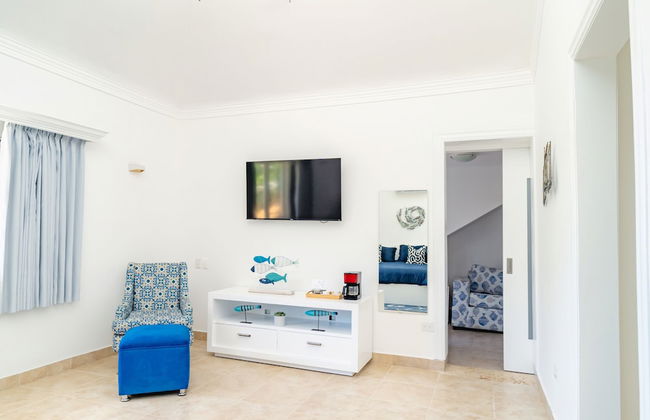 A Guest Dream Villa Blue at Punta Cana Village! - Photo 2