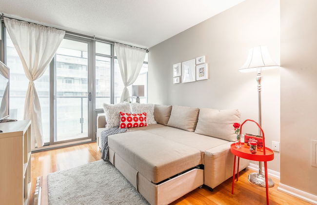 Stylish Suite in Downtown Toronto - Photo 19