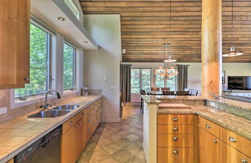 West Glacier Home with Majestic Mountain Views! - Foto 6