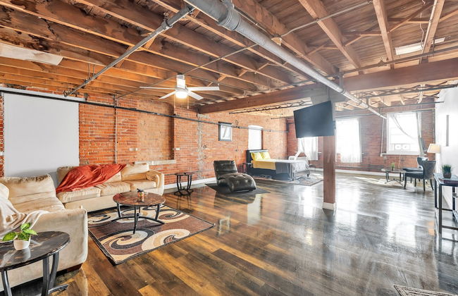 Stylish Chic Retreat At Lafayette Lofts 1 Bedroom Apts by RedAwning - Foto 15