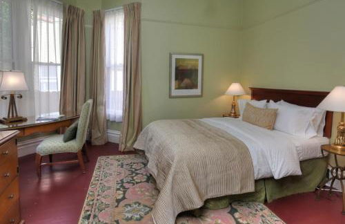 Santa Barbara Classic by Paradise Retreats - Photo 11