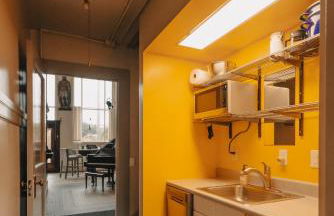 Luxury Living in Historic Bank Haven of Art&Music - Foto 17