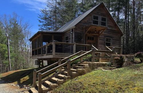 Couples Getaway Cabin with a Loft - Firepit - Creek - Foto 36