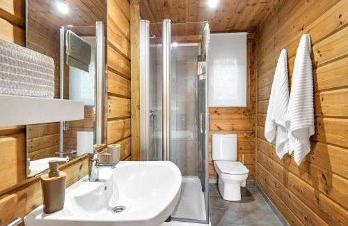 Recién renovada! Exclusiva villa de madera con piscina y vistas al mar - Foto 32