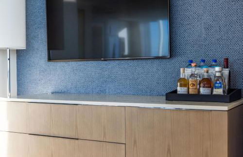 Fontainebleau Hotel Ocean View Fits 6! 1 BED/2 BA - Photo 43