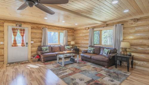 Comfy Caribou Lodge - Photo 4