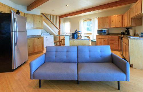 Amazing Oceanview 2 bedroom Oceanfront! by OceanviewHotTubs Shelter Cove, CA Tesla EV Station - Foto 60