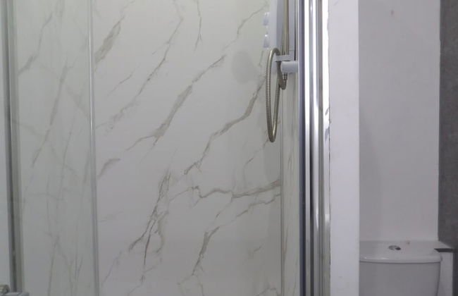 2bed Apt Sleeps 4-near Meadows Park, Parking, Wifi - Foto 9