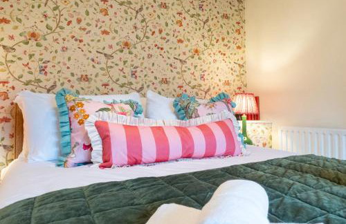 Beautiful 2 Bedroom Cottage in the Cotswolds - Photo 58