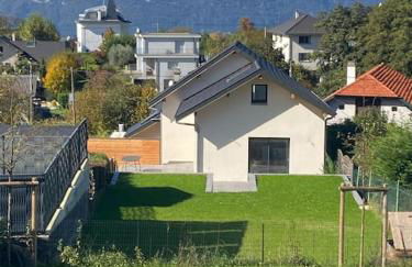 VILLA VUE LAC -3 chambres jardin-proche du lac et du Centre-ville , 2 places parking - Foto 1