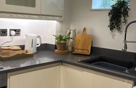 Market Town Hideaway - Photo 12